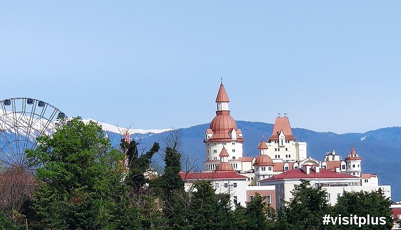 Вид на отель Богатырь