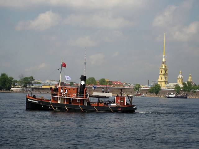 Vanhat laivat Neva-joella