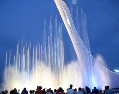 Musiikillinen suihkulähde olympialaisten puistossa Sotšissa