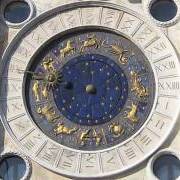Часы на площади Сан-Марко в Венеции