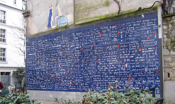 Стена любви на Монмартре