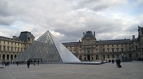 дворец Лувр