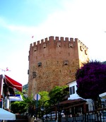 Красная Башня в городе Аланья, Турция. Фото.