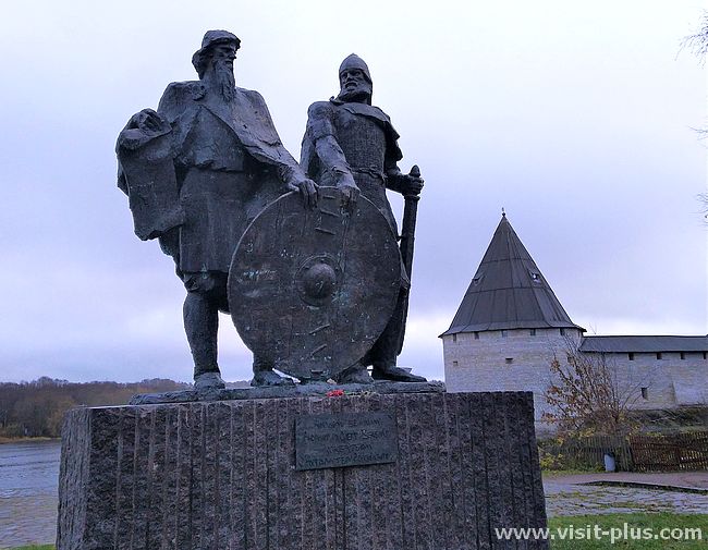 Monument to princes in Staraya Ladoga